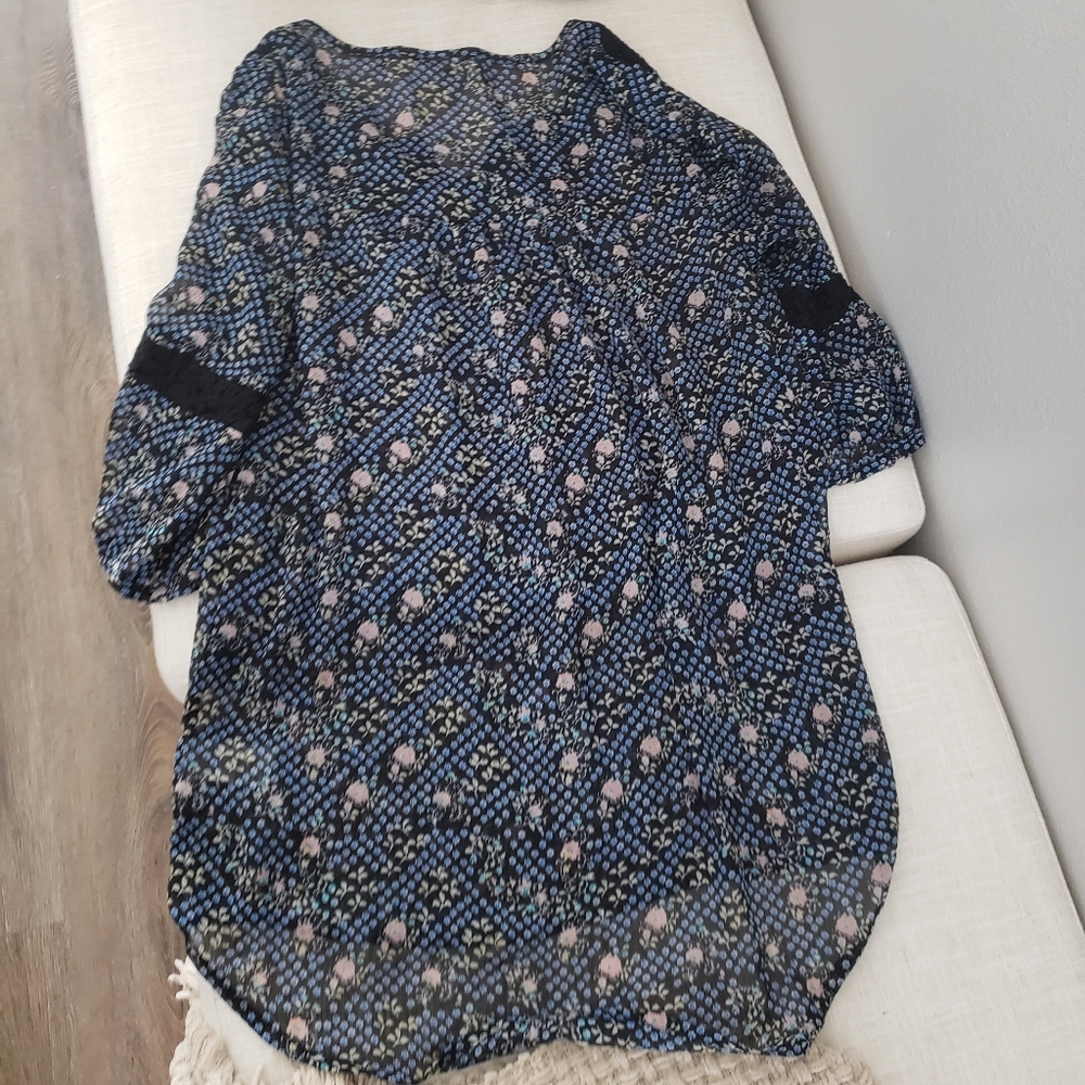 Mossimo Supply Co Hi Lo Quarter Sleeve Top - Picture 8 of 9